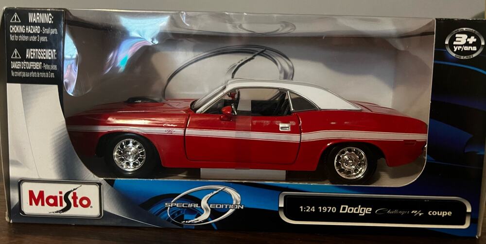 1:24 Maisto Special Edition  1970 Dodge Challenger Coupe NEW in box die cast